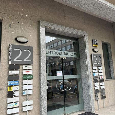 Kawalerki Basi Przy Dabrowskiego 22 卡托维兹 外观 照片